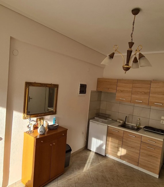 BENTELER STUDIOS (4 ΑΤΟΜΩΝ) ΣΤΟ ΠΟΛΥΧΡΟΝΟ - ΜΕ ΘΕΑ ΣΤΗ ΘΑΛΑΣΣΑ